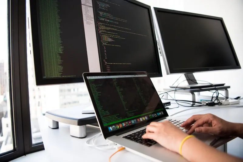 Setting up an online advertising account on a laptop